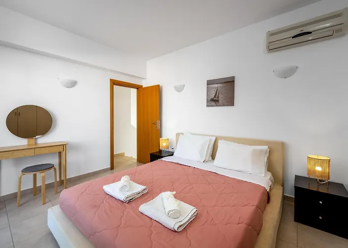 Adore * Λίνδος